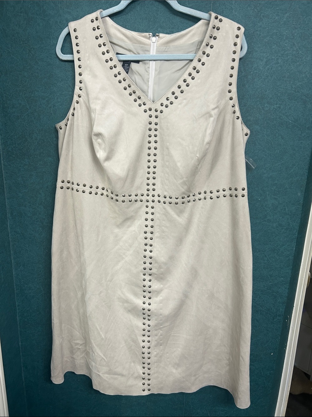 NWOT 18W INC International Concepts Sleeveless Studded V‑Neck Dress